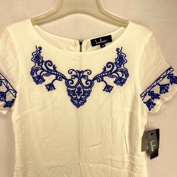 Lulus White/Royal Blue SS Embroidered Dress Ladies Size M New - Picture 6 of 11